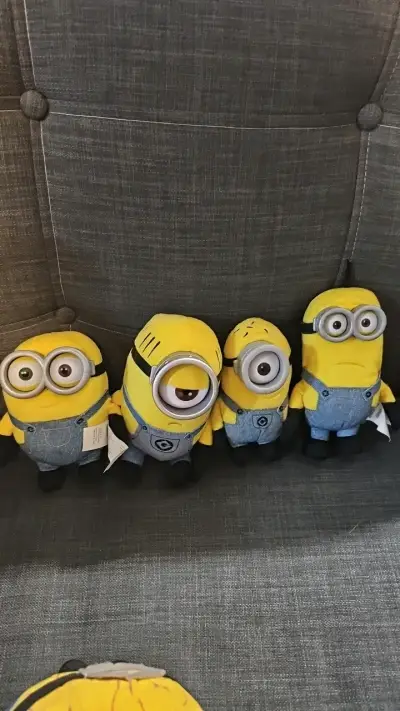 Peluches Minions amarillos colección - miniatura 2