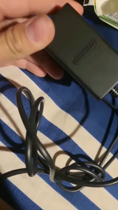 Consola Nintendo Switch con Joy-Con Azul y Blanco - miniatura 6