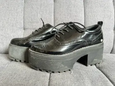 Vendo zapatos Nuevos y casi nuevos 👌🏼 - miniatura 3