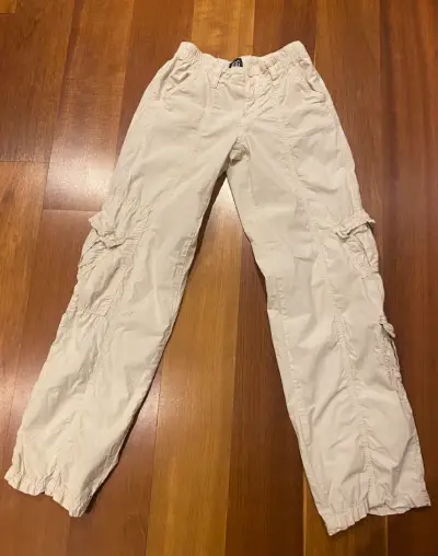 Pantalones cargo tiro bajo beige Urban Outfitters - miniatura 1