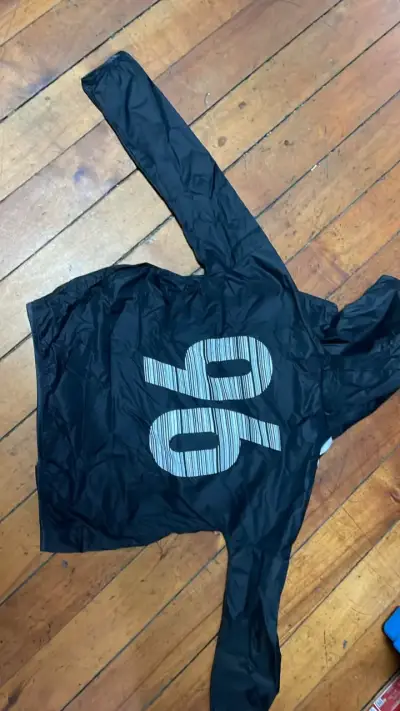 Chaqueta deportiva negra Adidas con capucha - miniatura 1