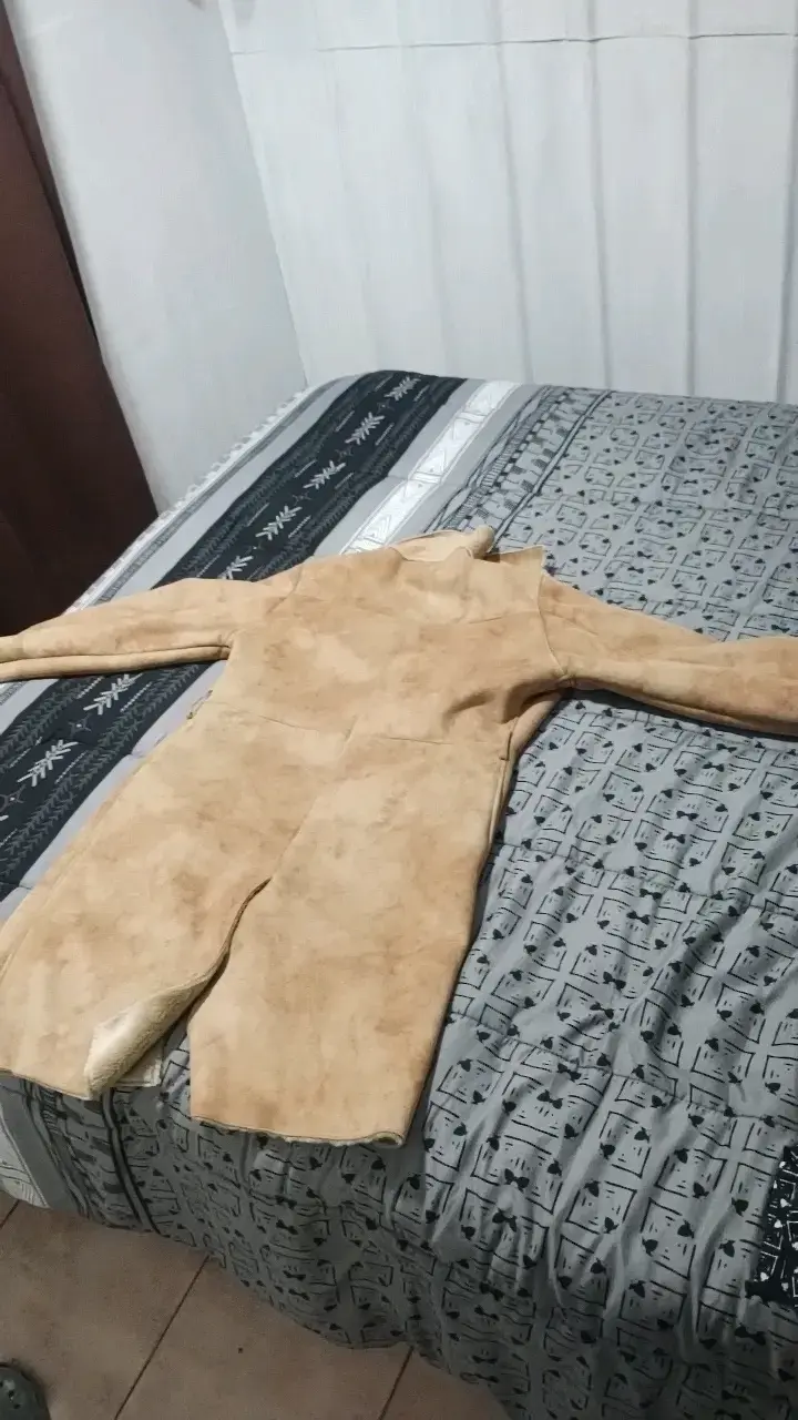 Abrigo de piel sintética beige para mujer - 3