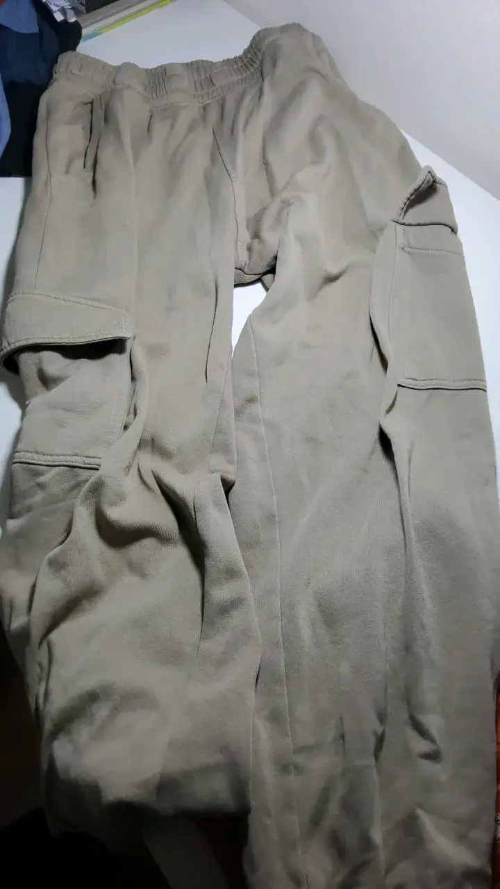 Pantalones cargo beige para hombre