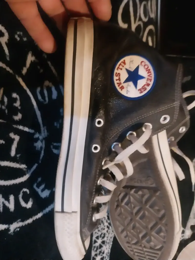 Converse All Star negras de cuero clásicas - 1