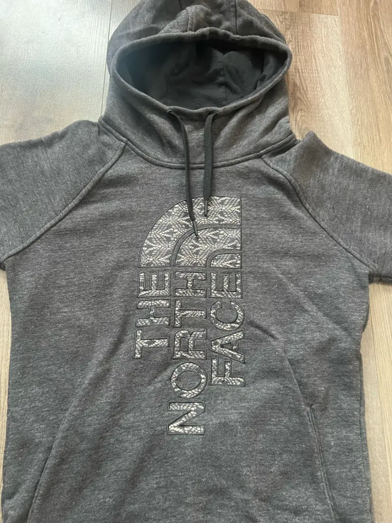 Polerón con capucha gris The North Face para mujer - 1