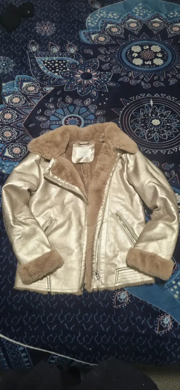 Chaqueta dorada con forro de piel Zara talla 9-10 - 1