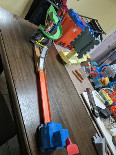 Pista de autos Hot Wheels con dragón - miniatura 2