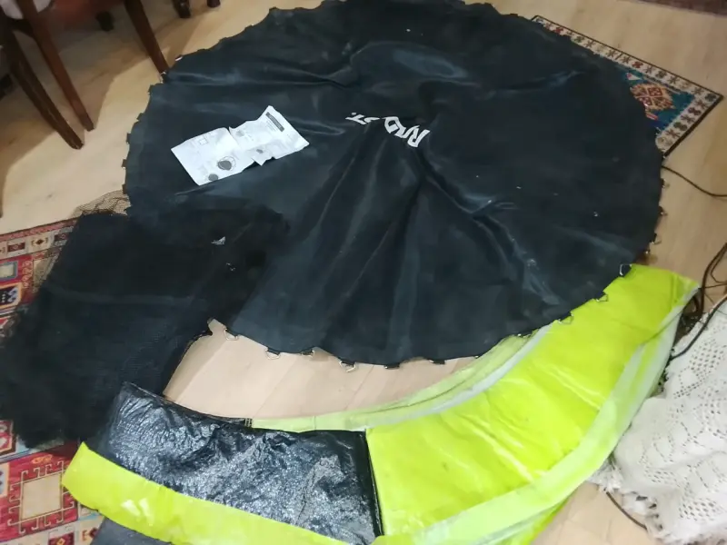 Cama elástica Radost 8FT con red de seguridad - 1