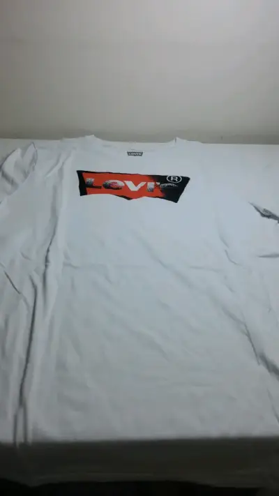 Polera blanca Levi's con logo estampado - miniatura 1