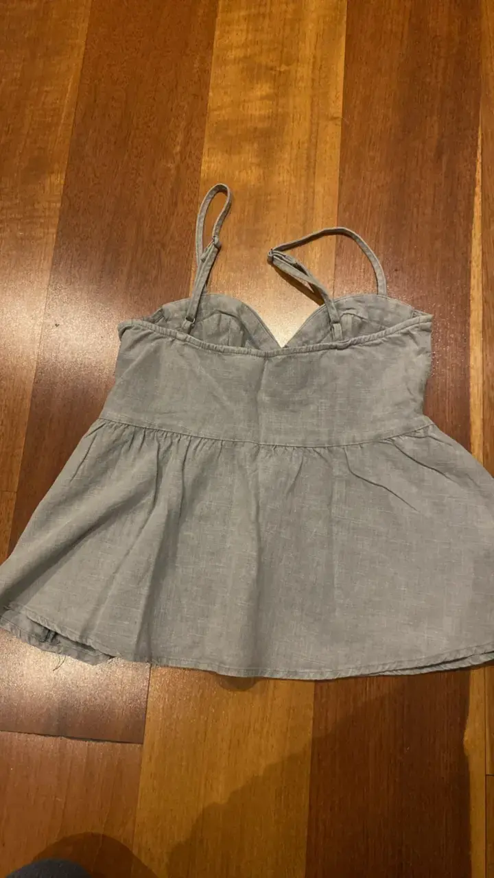 Top gris con tirantes H&M - 2