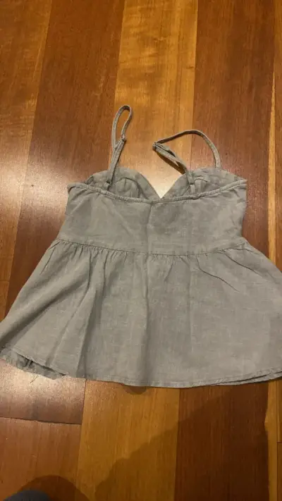 Top gris con tirantes H&M - miniatura 2