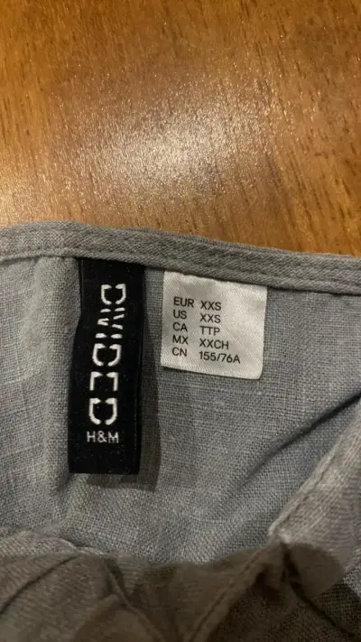 Top gris con tirantes H&M - miniatura 3