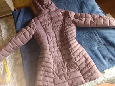Casaca con capucha para mujer - miniatura 2