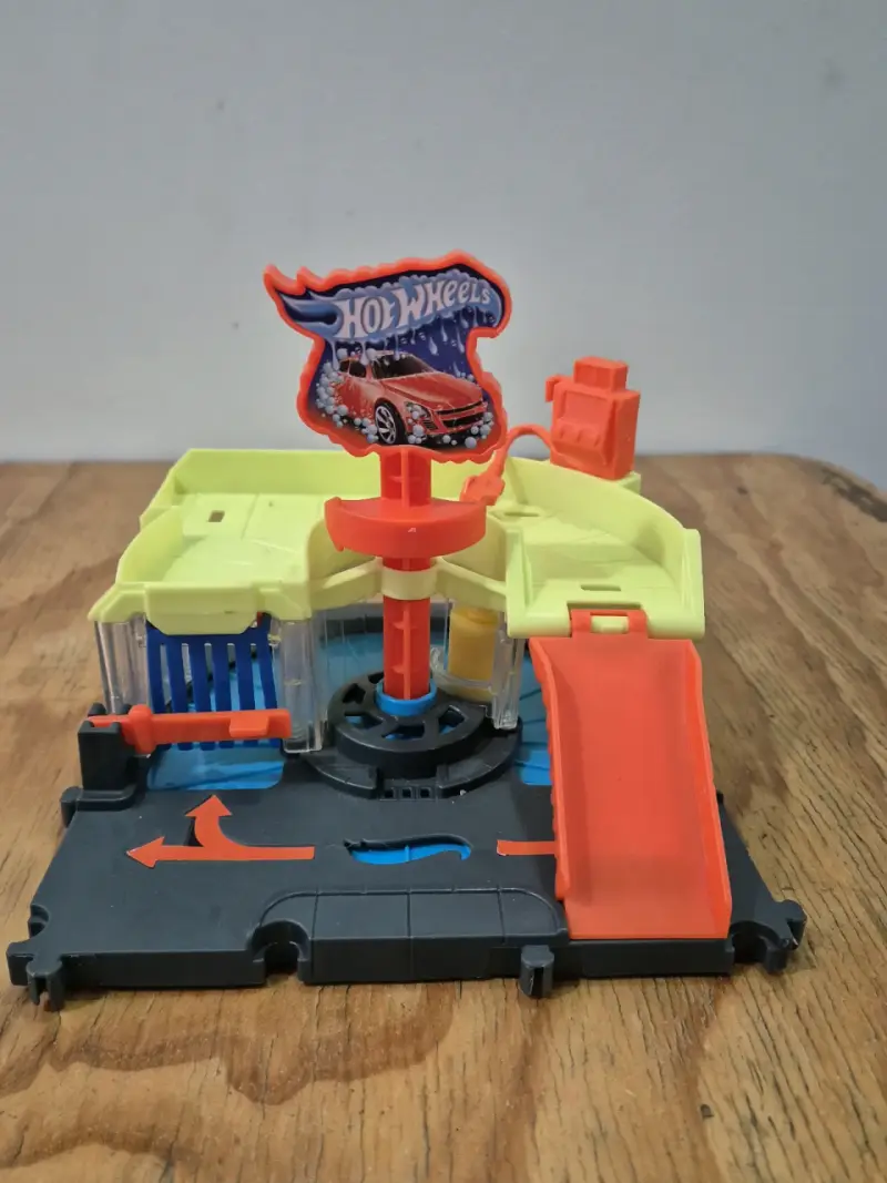 Pista de autos Hot Wheels con rampa y señal - 2
