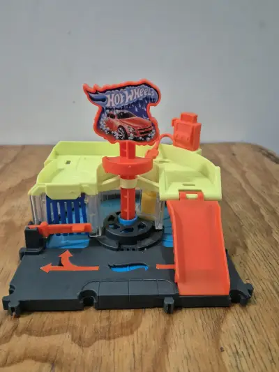 Pista de autos Hot Wheels con rampa y señal - miniatura 2