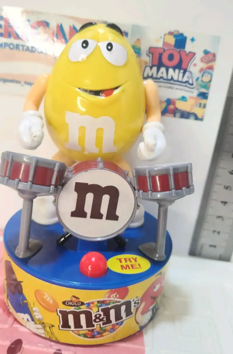 Figura musical M&M's amarillo con batería - 2