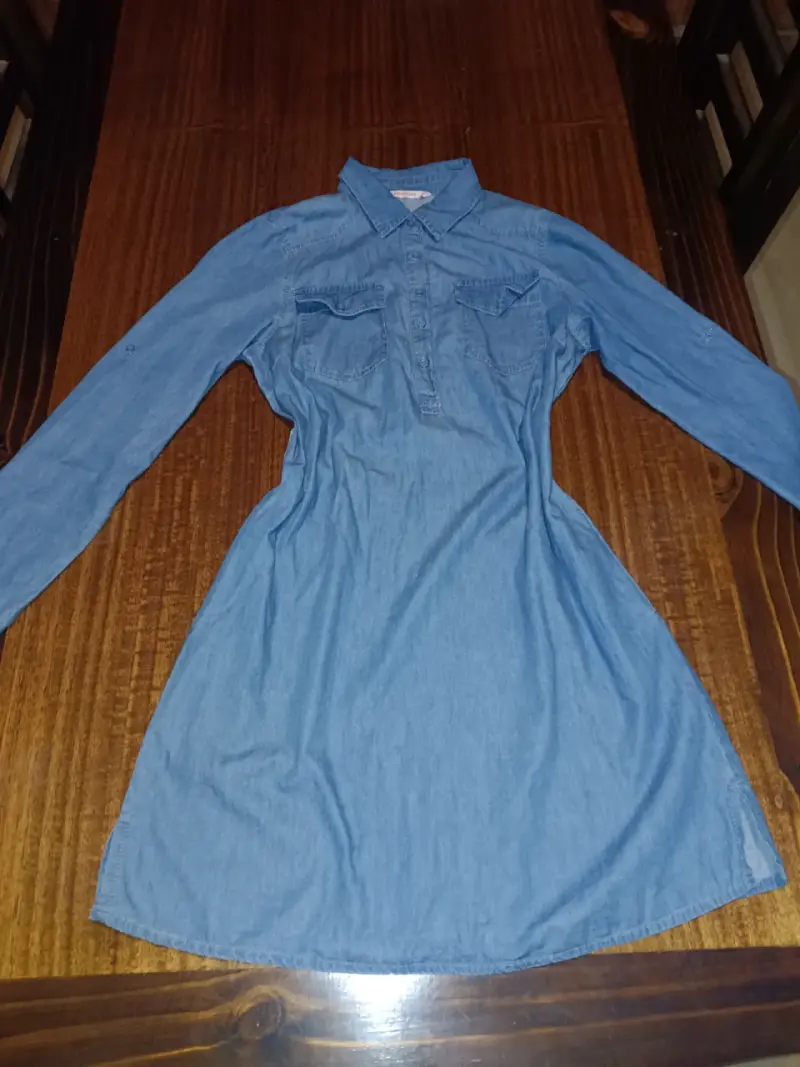Vestido camisero de mezclilla azul para mujer - 1