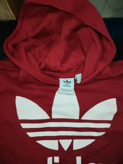 Polerón rojo burdeo Adidas con capucha - miniatura 3