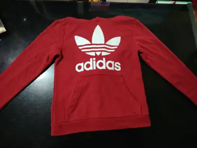 Polerón rojo burdeo Adidas con capucha - miniatura 5