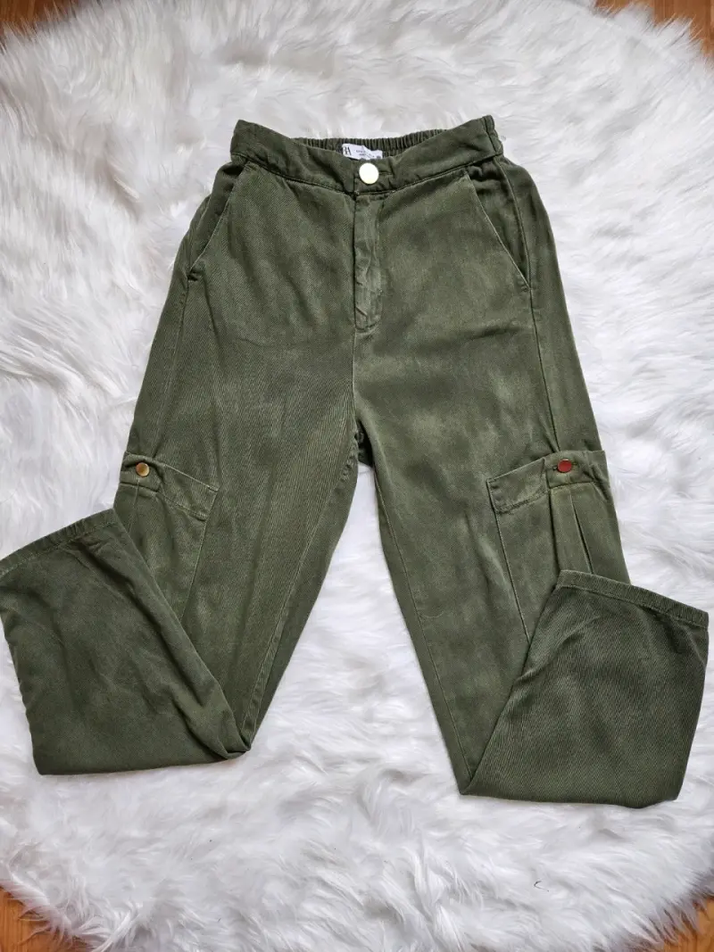 Pantalones cargo verde oliva para mujer - 2