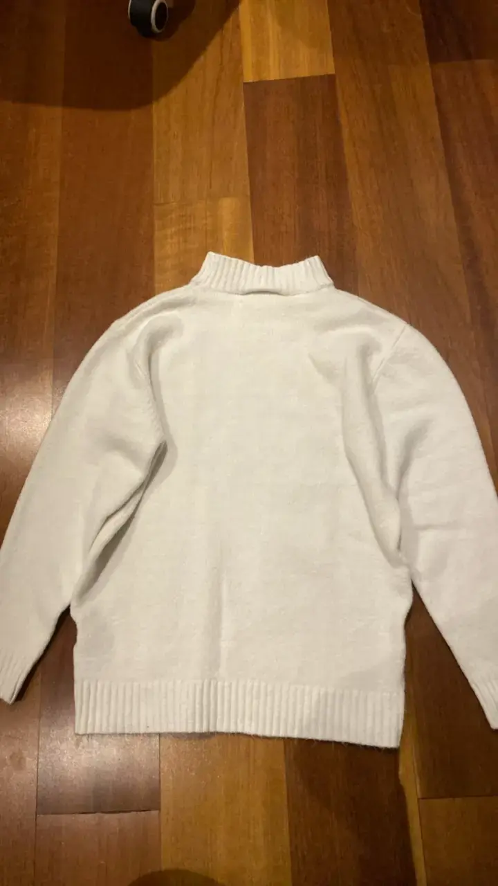Suéter blanco de cuello alto - 2