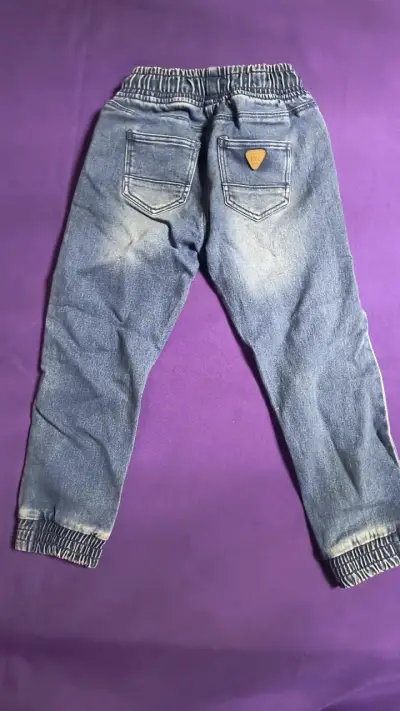 Pantalones de mezclilla para niños - miniatura 2