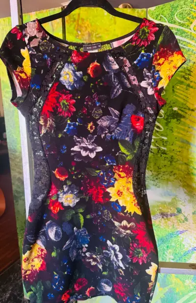 Vestido floral Kim & Caine con encaje - miniatura 1