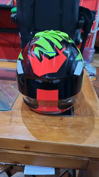Casco de moto GHB verde y negro - miniatura 3