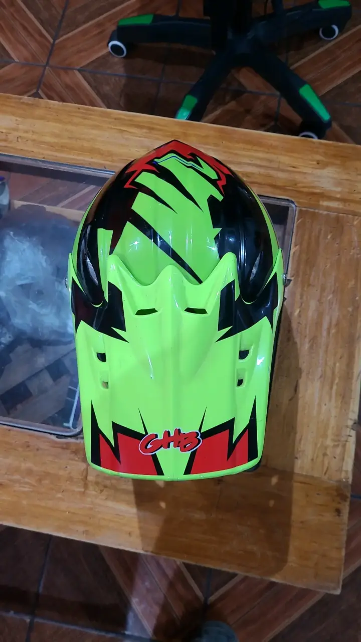 Casco de moto GHB verde y negro - 4