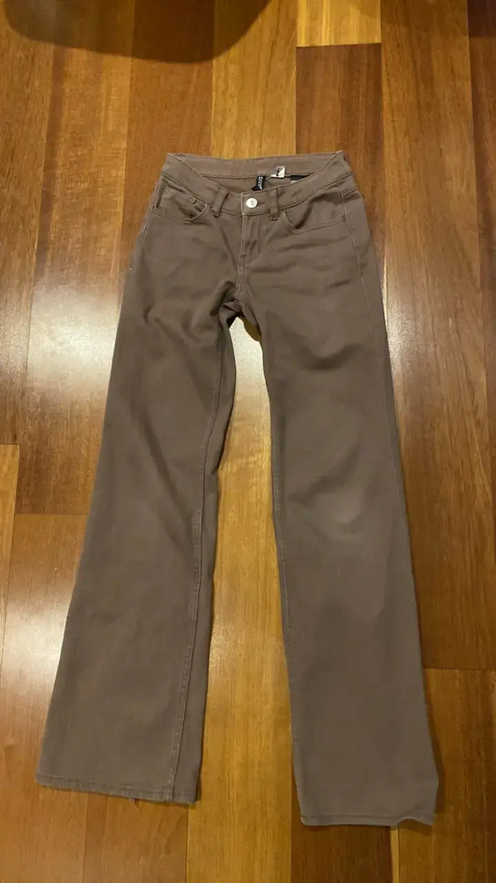 Pantalones cafe tiro bajo H&M
