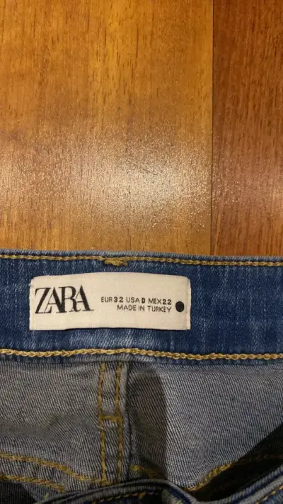 Jeans azules tiro bajo Zara - miniatura 5