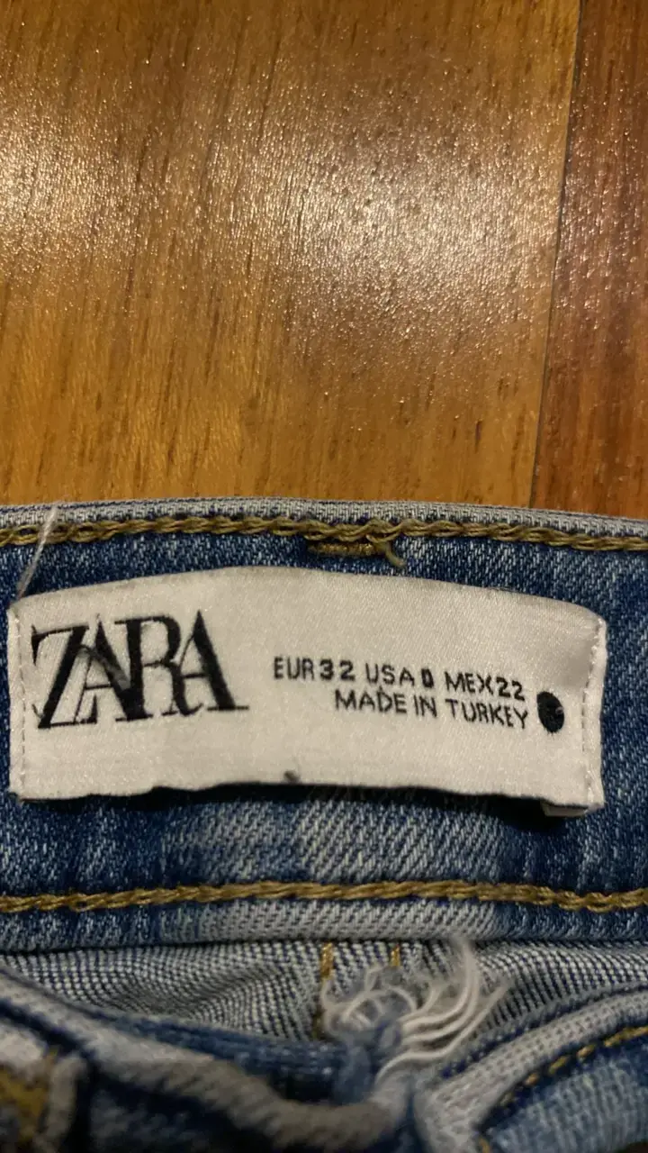 Jeans azules tiro bajo Zara - 5