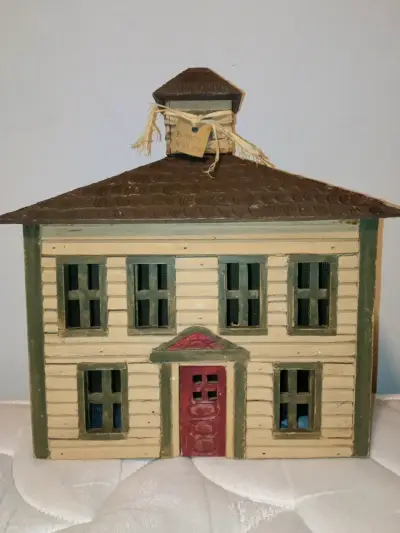 Casa de madera decorativa estilo vintage - miniatura 1
