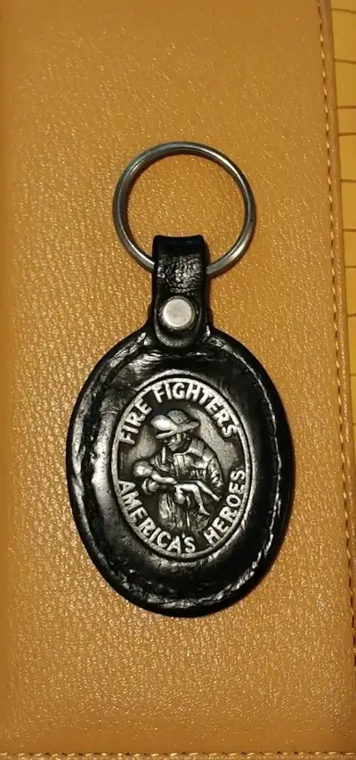 Llavero de cuero Fire Fighters America's Heroes - miniatura 4