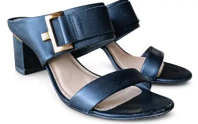 Sandalias de Tacón Ancho Negras Elegantes - miniatura 1