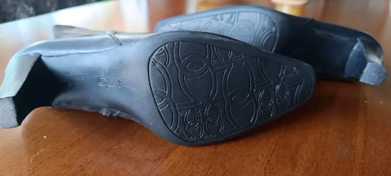 Botines de cuero negro con tacón alto - 3