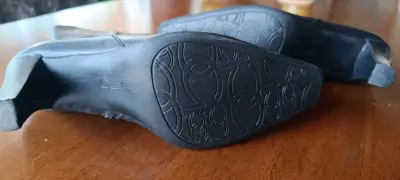 Botines de cuero negro con tacón alto - miniatura 3