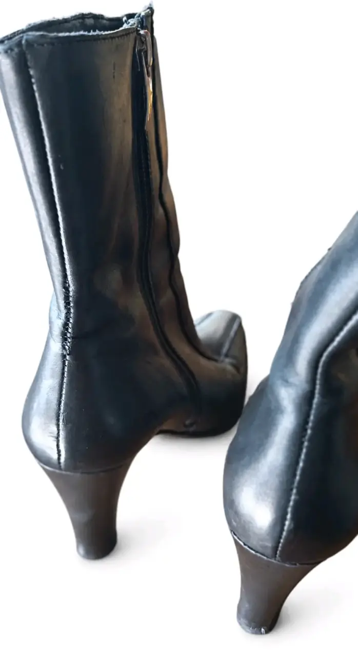 Botas de cuero negras con tacón alto - 2