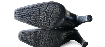 Botas de cuero negras con tacón alto - miniatura 4