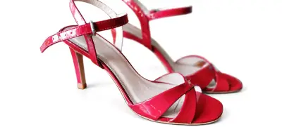 Sandalias de tacón alto rojas elegantes - miniatura 1