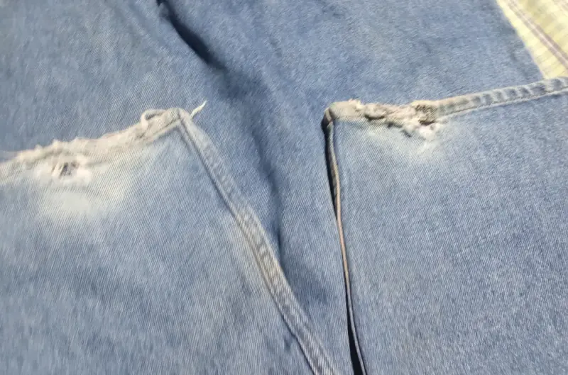 Jeans de mezclilla azul para hombre - 4
