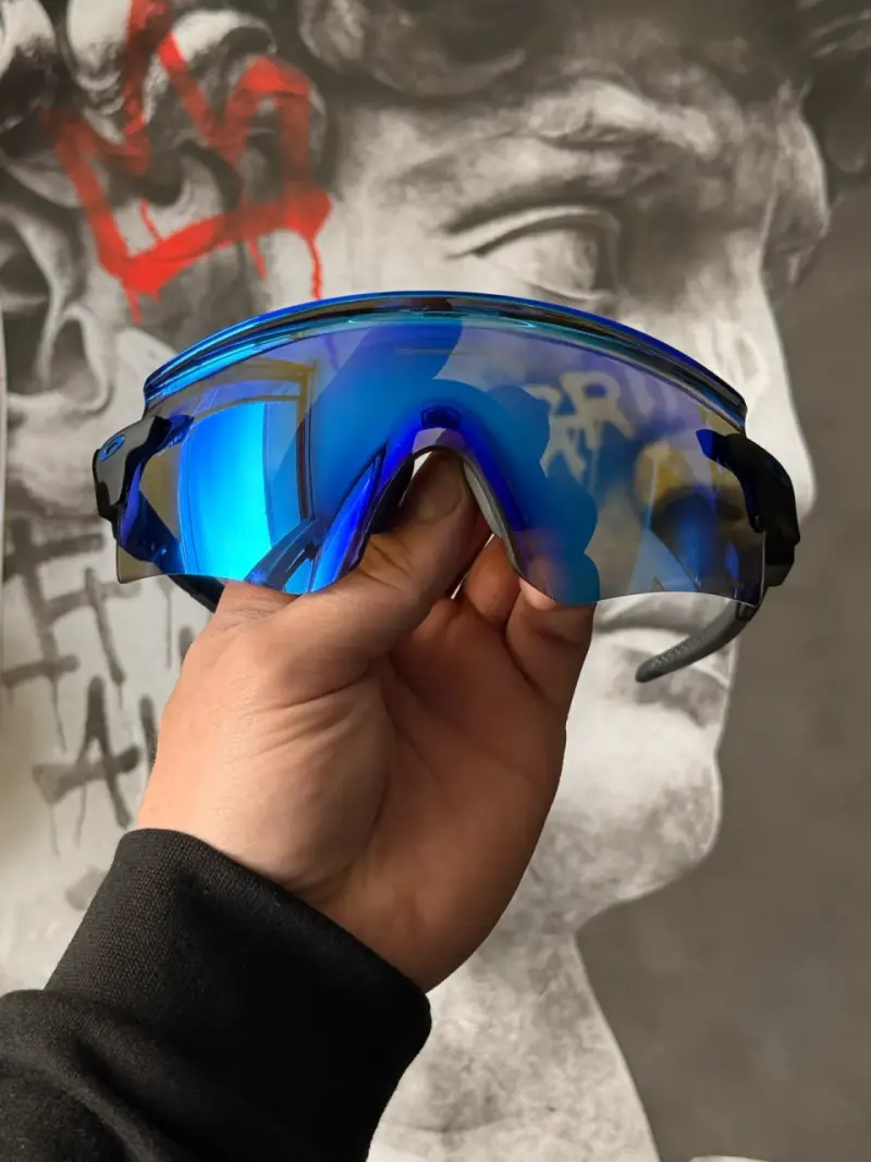 Gafas de sol deportivas Oakley azul espejo