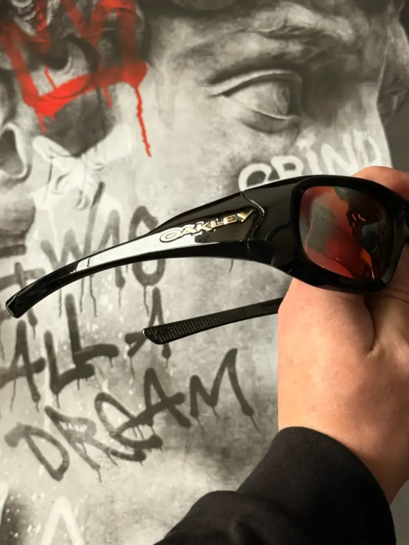 Gafas de sol Oakley con lentes polarizados - 2