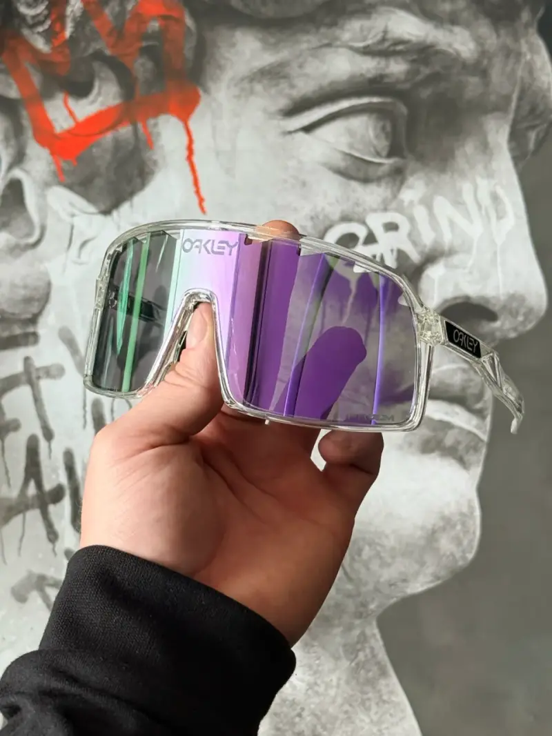 Gafas de sol Oakley con lentes espejo