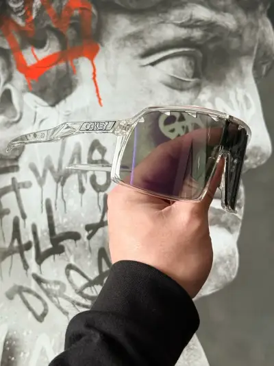 Gafas de sol Oakley con lentes espejo - miniatura 3