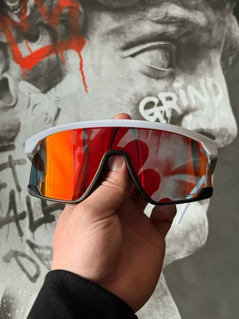 Gafas de sol deportivas con lentes espejados