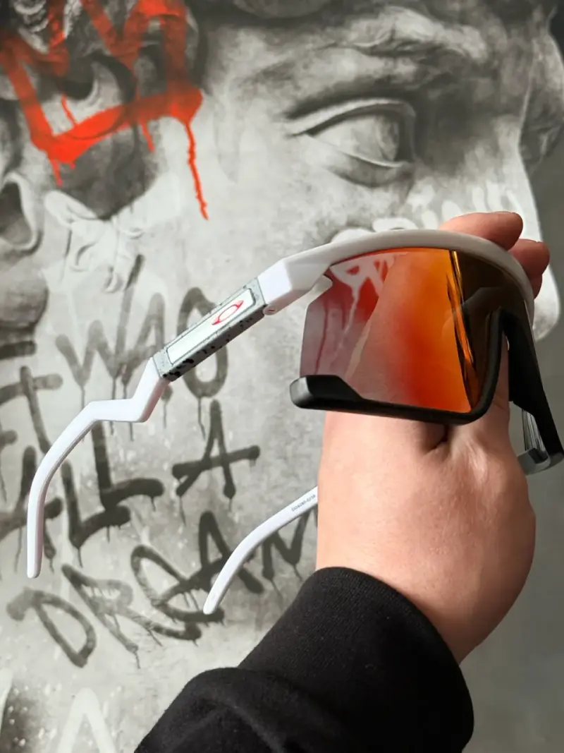 Gafas de sol deportivas con lentes espejados - 3