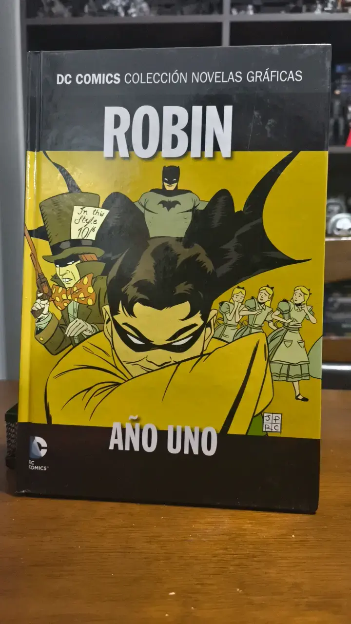 Novela Gráfica Robin Año Uno DC Comics