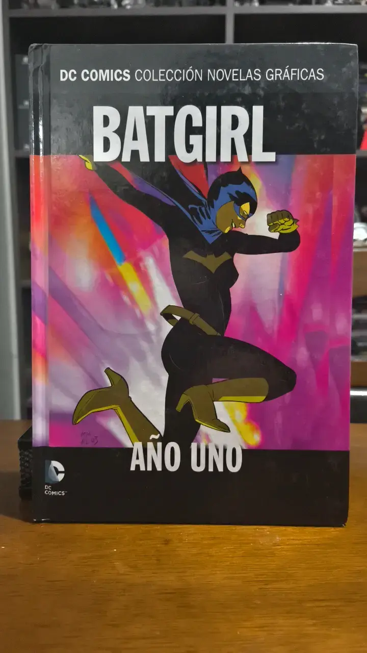 Novela gráfica Batgirl Año Uno DC Comics