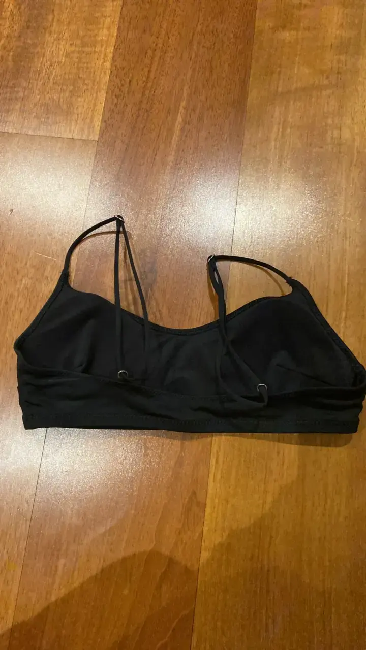 Parte superior de bikini negro - 2